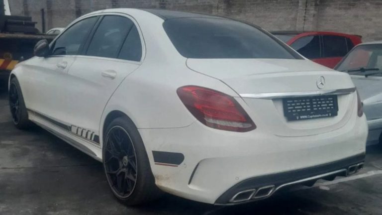 Gauteng Traffic Police Recover Hijacked Mercedes Benz C200 in Crystal Park, Ekurhuleni Gauteng Traffic Police Recover Hijacked Mercedes Benz C200 in Crystal Park, Ekurhuleni