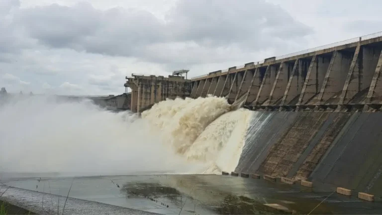 Vaal Dam Flood Alert: Water Levels Surge Above 118% Vaal Dam Flood Alert: 10th Sluice Gate to Open as Water Levels Surge Above 118%