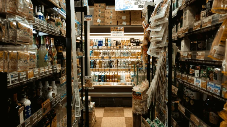 Smart Budgeting: How to Save Money on Groceries Without Compromising Quality Grocery aisle in a shop