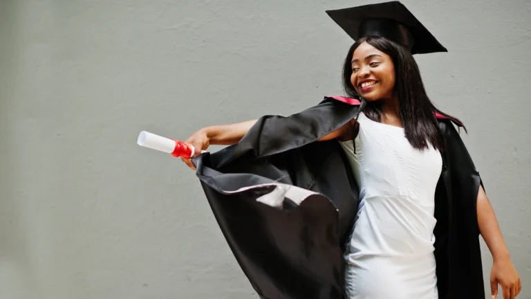 A Complete Guide to Universities in Gauteng – Courses, Fees & Rankings Black Lady Graduating from University