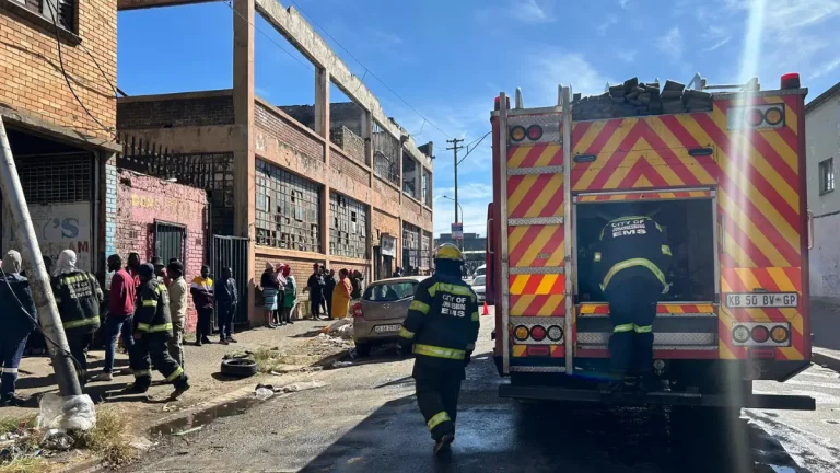 Jeppestown Fire Destroys 12 Homes as Cold Front Grips Gauteng Jeppestown Fire Destroys 12 Homes as Cold Front Grips Gauteng