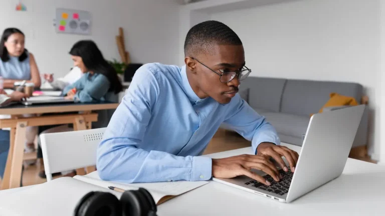 Online Degrees & Hybrid Learning – Is It the Future for Gauteng’s Students?