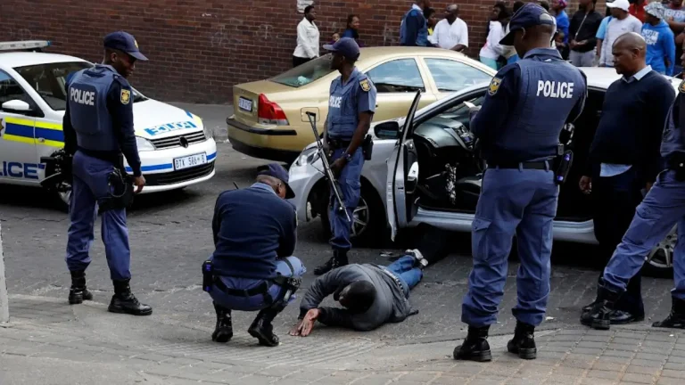 Police Arrest Eight Armed Robbery Suspects in Joburg CBD Police Arrest Eight Armed Robbery Suspects in Joburg CBD