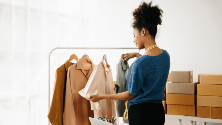 Pros and Cons of Buying Clothes on Credit: Is It Worth It? Pros and Cons of Buying Clothes on Credit: Is It Worth It?