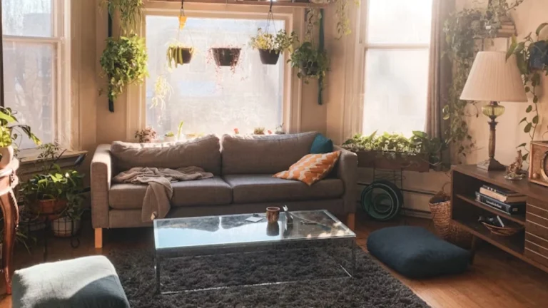 Winter Home Décor Trends: Earthy Tones, Cozy Rugs and Fireplace Focal Points Winter Home Décor Trends: Earthy Tones, Cozy Rugs and Fireplace Focal Points