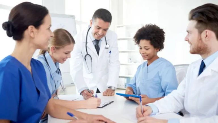 Doctor and Nurse Shortage Worsens: 6,000 Leave South Africa Each Year Doctor and Nurse Shortage Worsens: 6,000 Leave South Africa Each Year