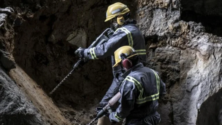 Government Launches Next Phase of Ex-Mine Workers Social Support in Ekurhuleni Government Launches Next Phase of Ex-Mine Workers Social Support in Ekurhuleni
