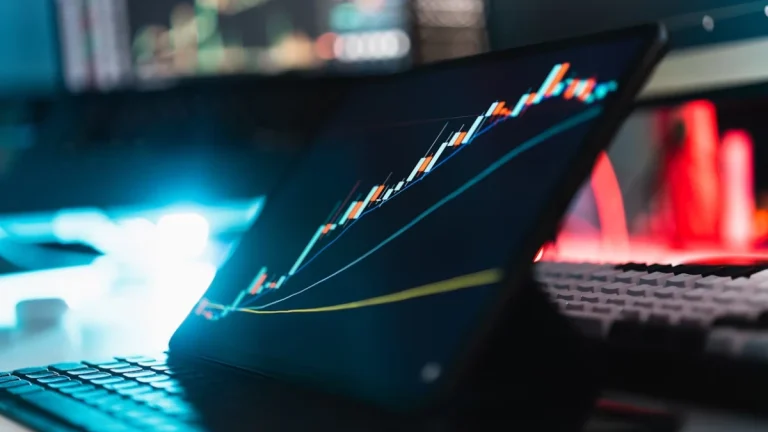 How AI Can Help You Manage Your Personal Finances Smarter in 2025 How AI Can Help You Manage Your Personal Finances Smarter in 2025