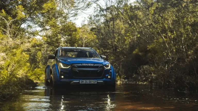 Isuzu’s Facelift D-Max AT35: Arctic Trucks’ Off-Road Beast Challenges Hilux GR Sport & Navara Warrior Isuzu’s Facelift D-Max AT35: Arctic Trucks’ Off-Road Beast Challenges Hilux GR Sport & Navara Warrior
