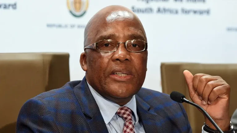 Motsoaledi Sets South Africa’s New Health Priorities Motsoaledi Sets South Africa’s New Health Priorities