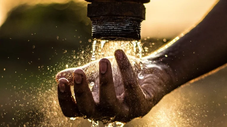 How Solar-Powered Boreholes Could Ease Gauteng’s Water Crisis How Solar-Powered Boreholes Could Ease Gauteng’s Water Crisis
