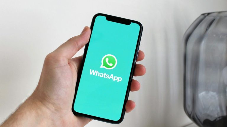 WhatsApp to Evolve into a Workplace Communication Powerhouse, Competing with Teams and Zoom WhatsApp to Evolve into a Workplace Communication Powerhouse, Competing with Teams and Zoom