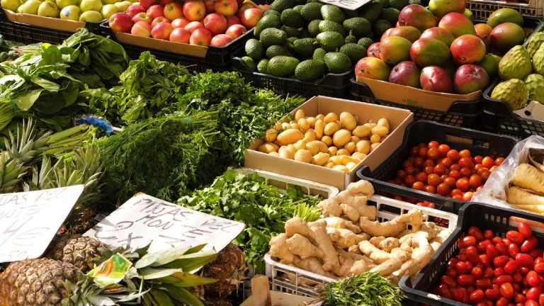 August Food Basket Drops Slightly: See Which Prices Fell August Food Basket Drops Slightly: See Which Prices Fell