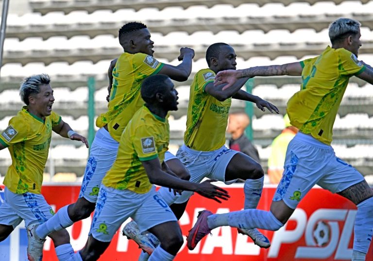 Betway Premiership Log Race Heats Up: Sekhukhune, Chiefs, Sundowns in Battle Betway Premiership Log Race Heats Up: Sekhukhune, Chiefs, Sundowns in Battle