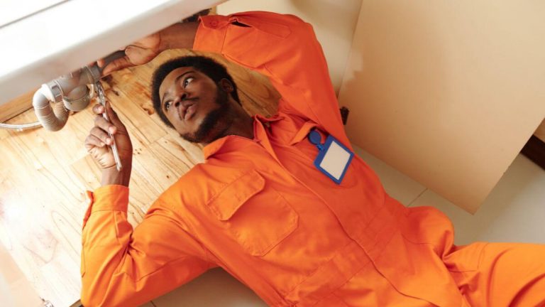Nasi iSpani Plumbing Training: How to Build a Secure Career in South Africa Nasi iSpani Plumbing Training: How to Build a Secure Career in South Africa