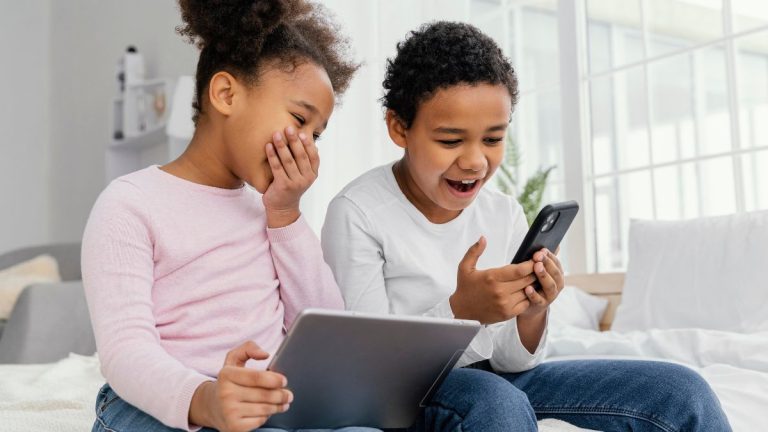 Smartphones Before Age 13 May Harm Kids’ Mental Health Smartphones Before Age 13 May Harm Kids’ Mental Health