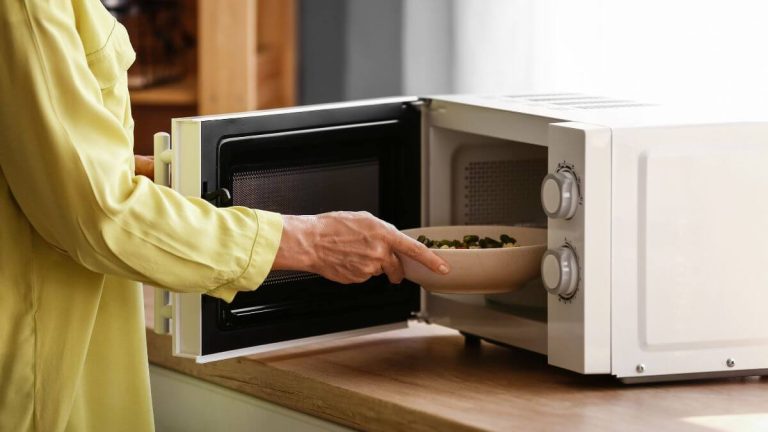 The Best Microwaves Under R1500: October 2025 Edition